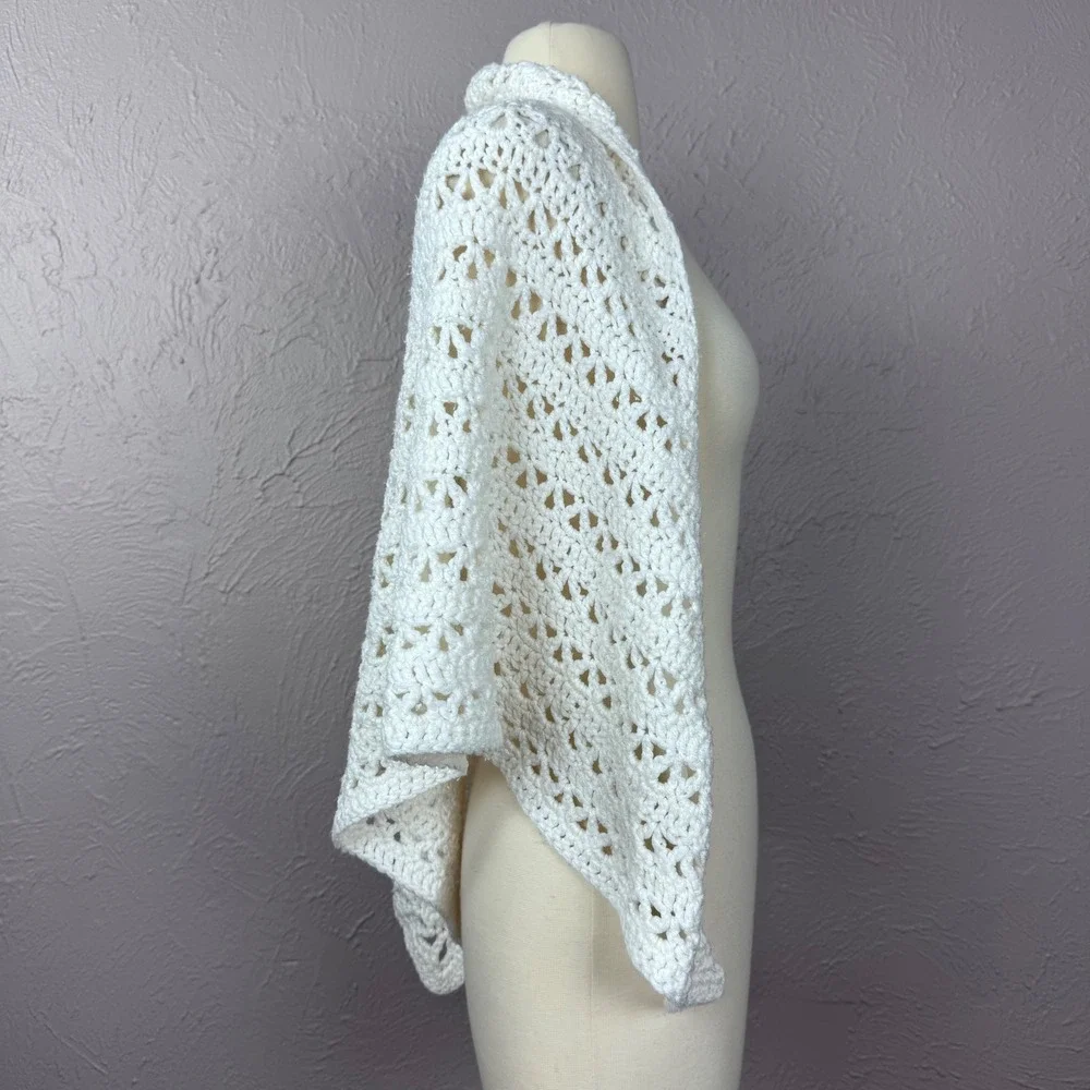 Vintage 80s white handmade crochet knit shawl Cottage core grandma style